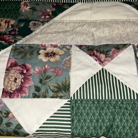 NWOT! Quilted Standard Size Pillow Shams - Picture 3 of 3